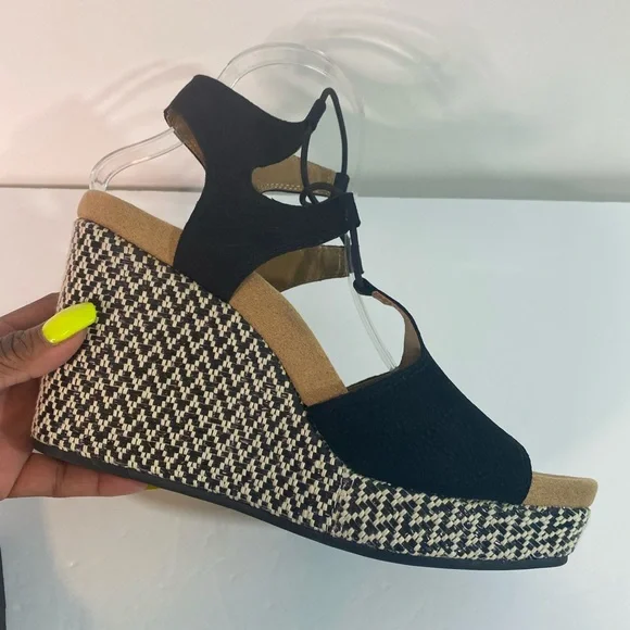 Lucky Brand Yejidas Sandals size 9 NWOT - Picture 4 of 9